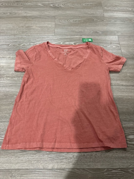 GAP Tops - GAP Short Sleeve V-Neck Tee in Dusty Coral